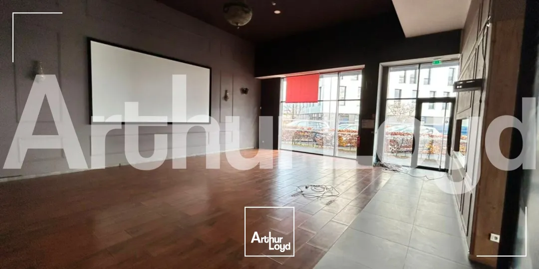 Local commercial 431 m² Lesquin | Parc de la Motte - Visibilité maximale & accès direct aux grands axes