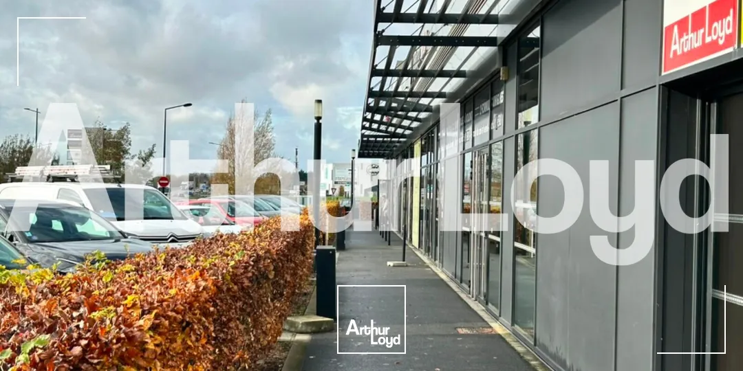 Local commercial 431 m² Lesquin | Parc de la Motte - Visibilité maximale & accès direct aux grands axes