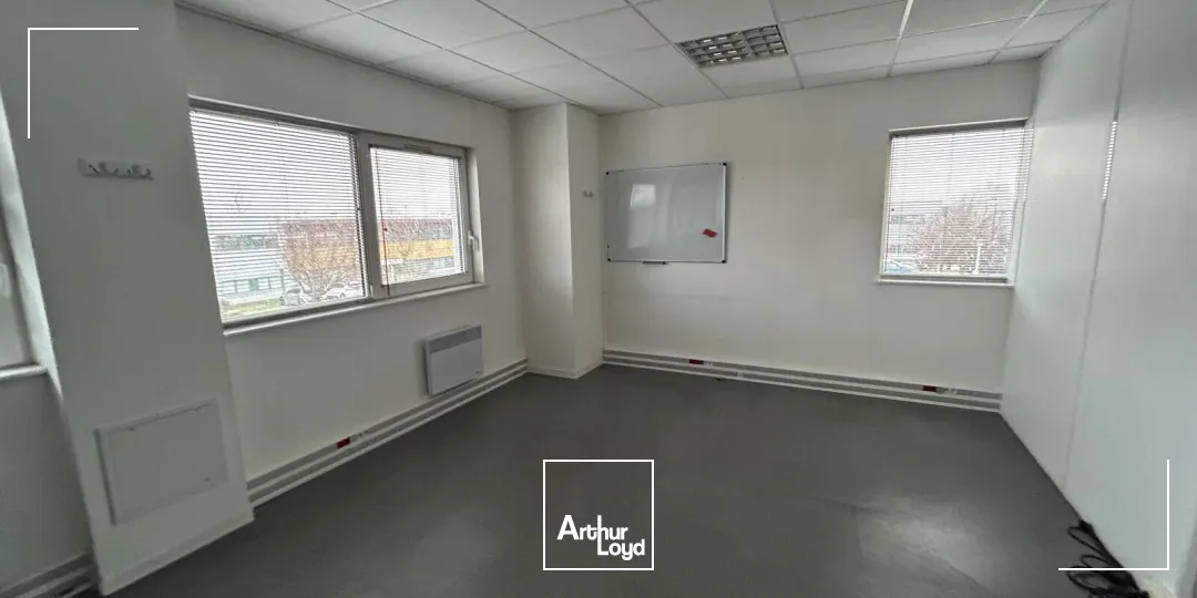 Plateau de bureaux opérationnels à la vente ou à la location à proximité immédiate de Valenciennes .