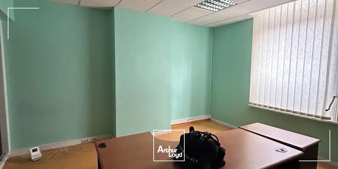 Immeuble de bureaux indépendant à Cambrai idéalement situé à proximité de la gare, à vendre