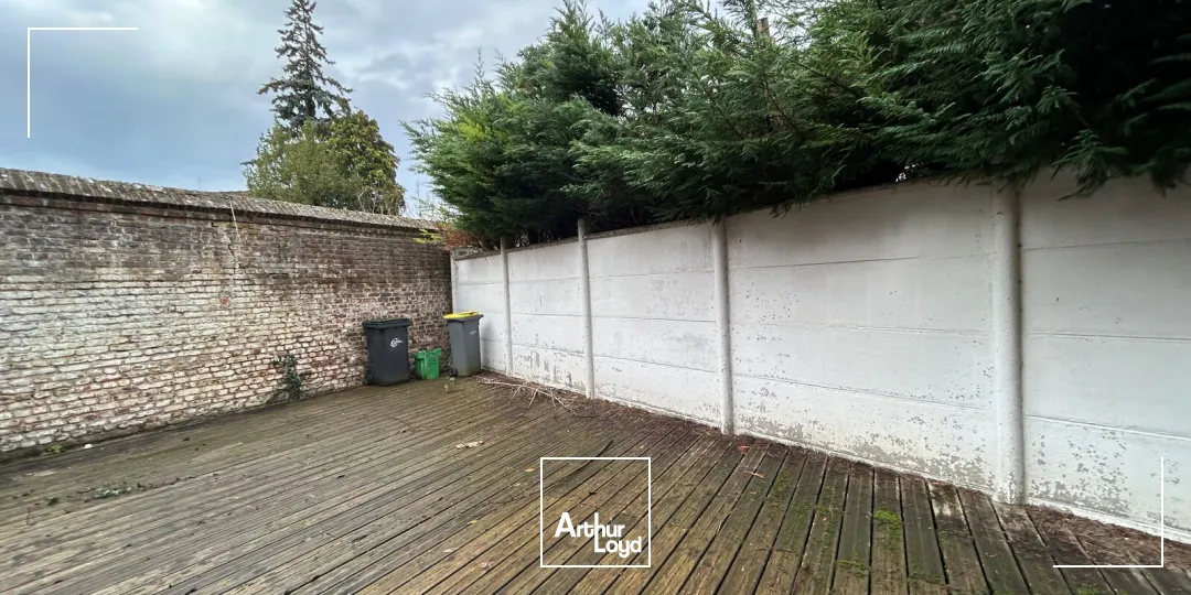 Immeuble de bureaux indépendant à Cambrai idéalement situé à proximité de la gare, à vendre