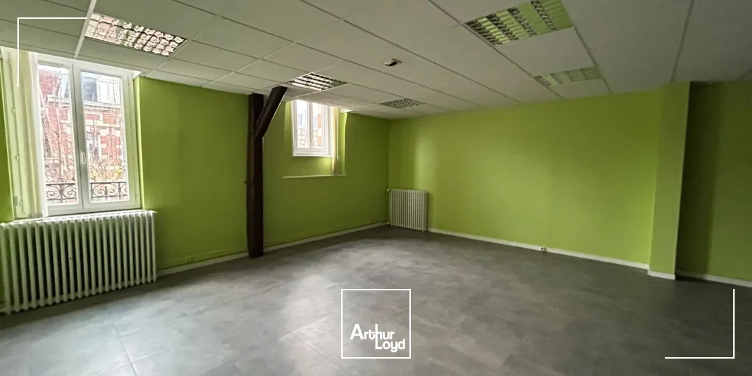 Immeuble de bureaux indépendant à Cambrai idéalement situé à proximité de la gare, à vendre