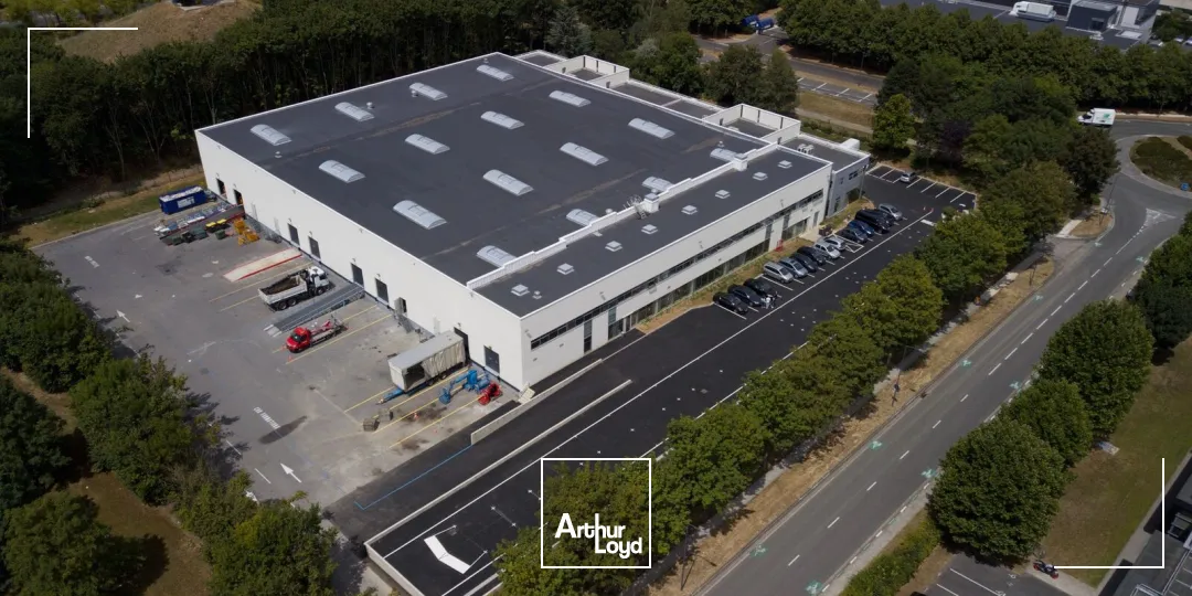 En location, entrepôt 6 465 m² opérationnel immédiatement - Quais + Parc sécurisé - Paris Nord 2 - Roissy 5 min