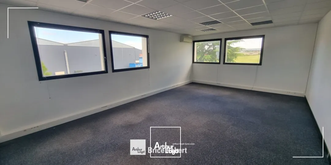 A louer - Bureaux aménagés avec parkings - Rillieux-la-Pape