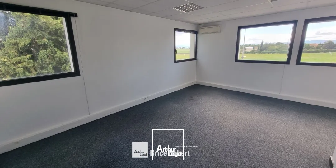 A louer - Bureaux aménagés avec parkings - Rillieux-la-Pape