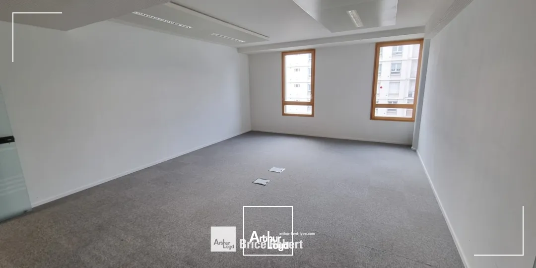 A louer - SUNWAY - Bureaux au pied du métro Debourg - Lyon 7ème