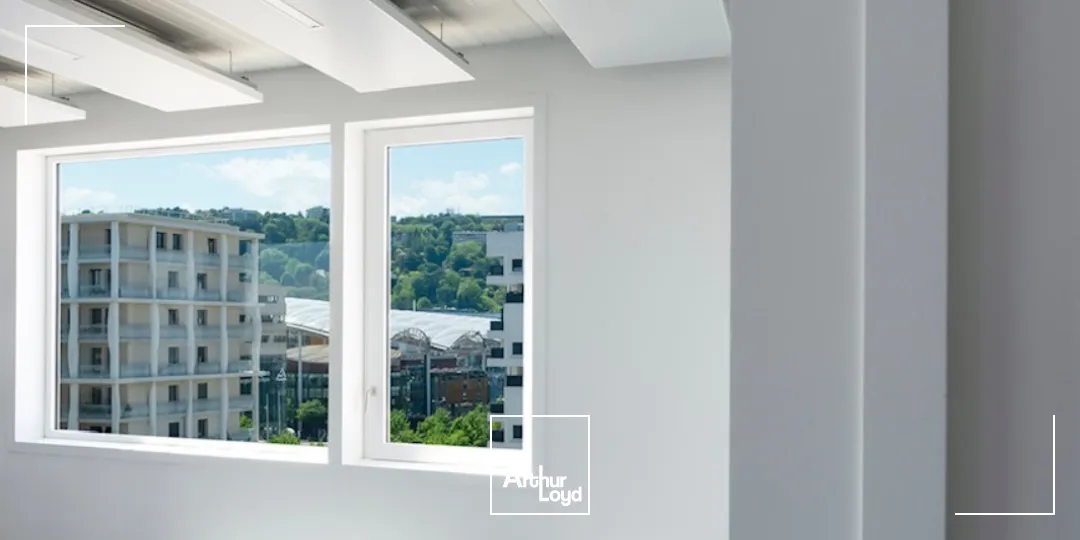 A louer - WORK #2 - Bureaux dans un immeuble tertiaire - Lyon 2ème Confluence 