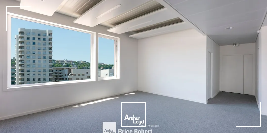 A louer - WORK #2 - Bureaux dans un immeuble tertiaire - Lyon 2ème Confluence 