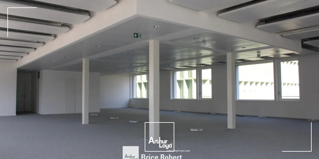 A louer - WORK #2 - Bureaux dans un immeuble tertiaire - Lyon 2ème Confluence 