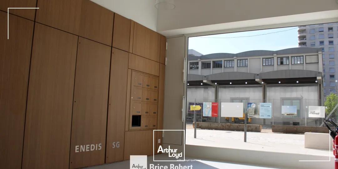 A louer - WORK #2 - Bureaux dans un immeuble tertiaire - Lyon 2ème Confluence 