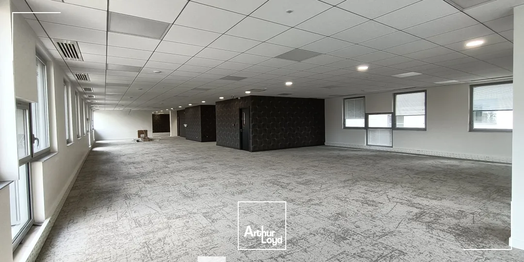 A louer - EQUINOX - Bureaux lumineux et cloisonnés - Lyon 3ème Part-Dieu