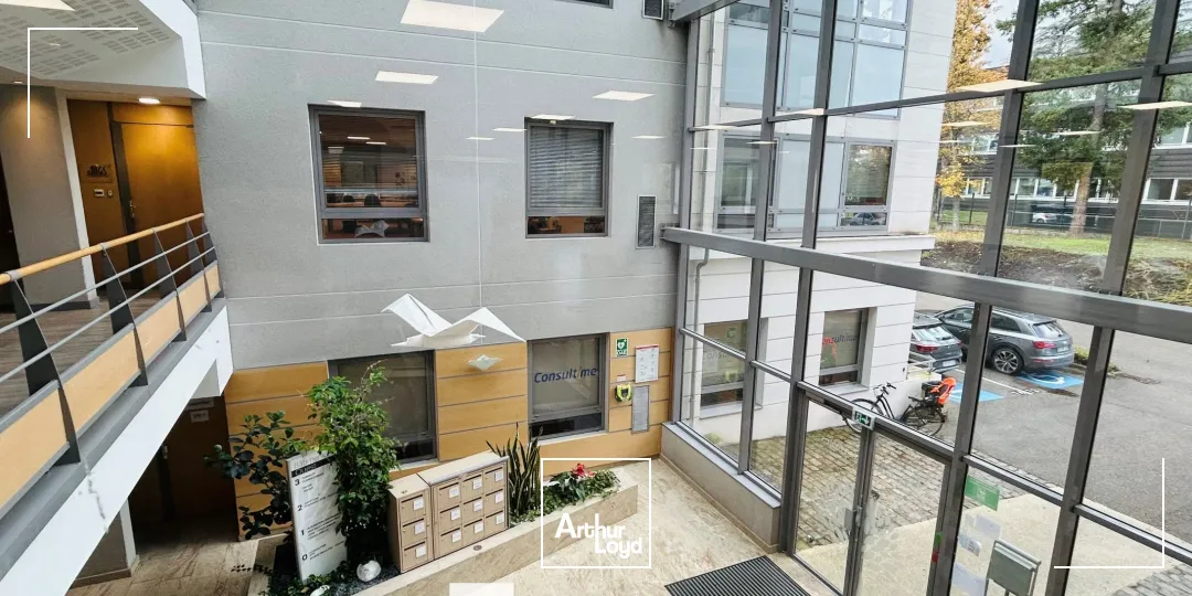 A louer - LE BOIS DES COTES 1&2 - Bureaux avec de nombreux parkings - Limonest