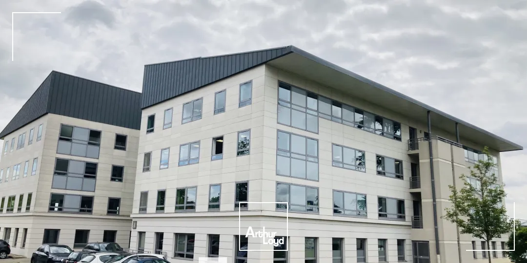 A louer - LE BOIS DES COTES 1&2 - Bureaux avec de nombreux parkings - Limonest