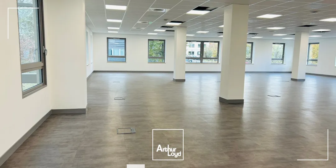 A louer - LE BOIS DES COTES 1&2 - Bureaux avec de nombreux parkings - Limonest