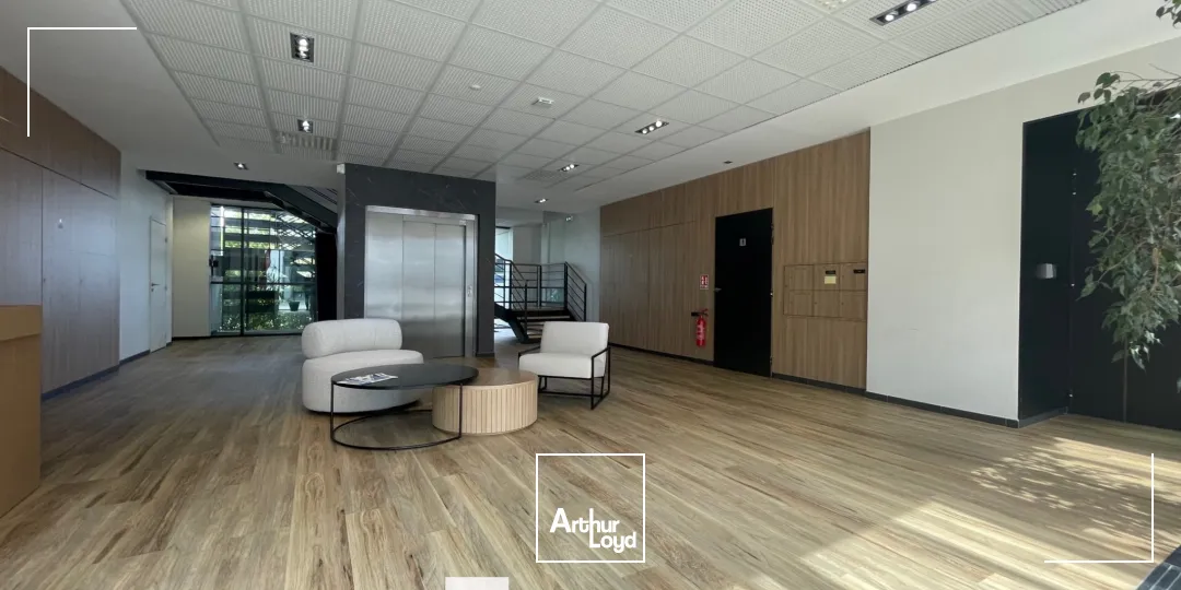 A louer - ALLEES DU PARC - Bureaux dans l'immeuble B - Saint Priest