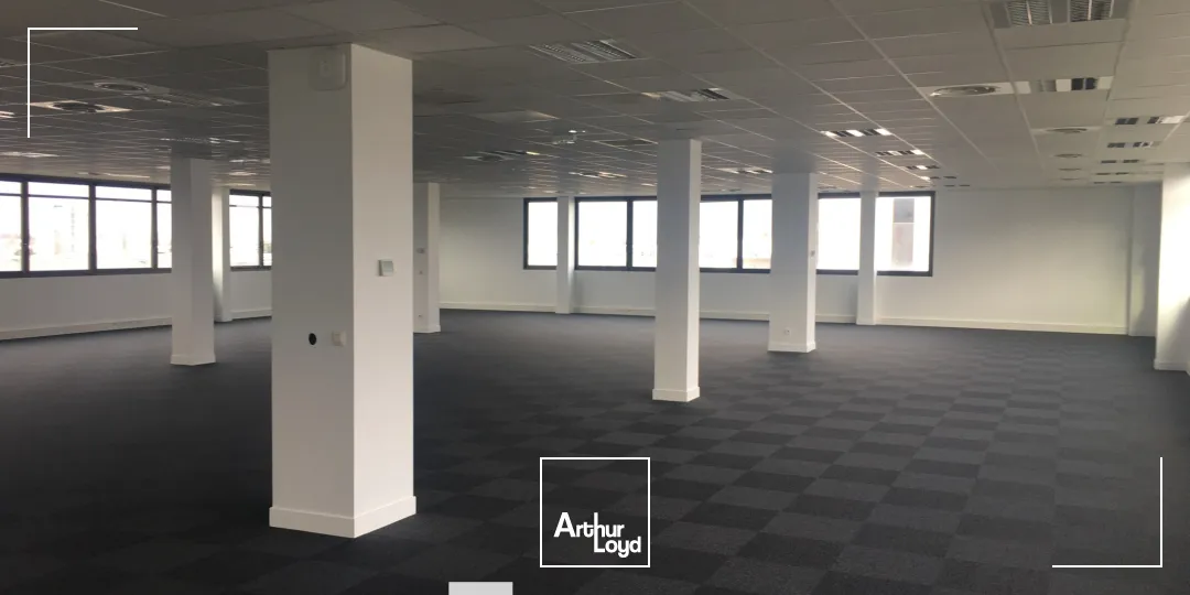 A louer - ALLEES DU PARC - Bureaux dans l'immeuble B - Saint Priest