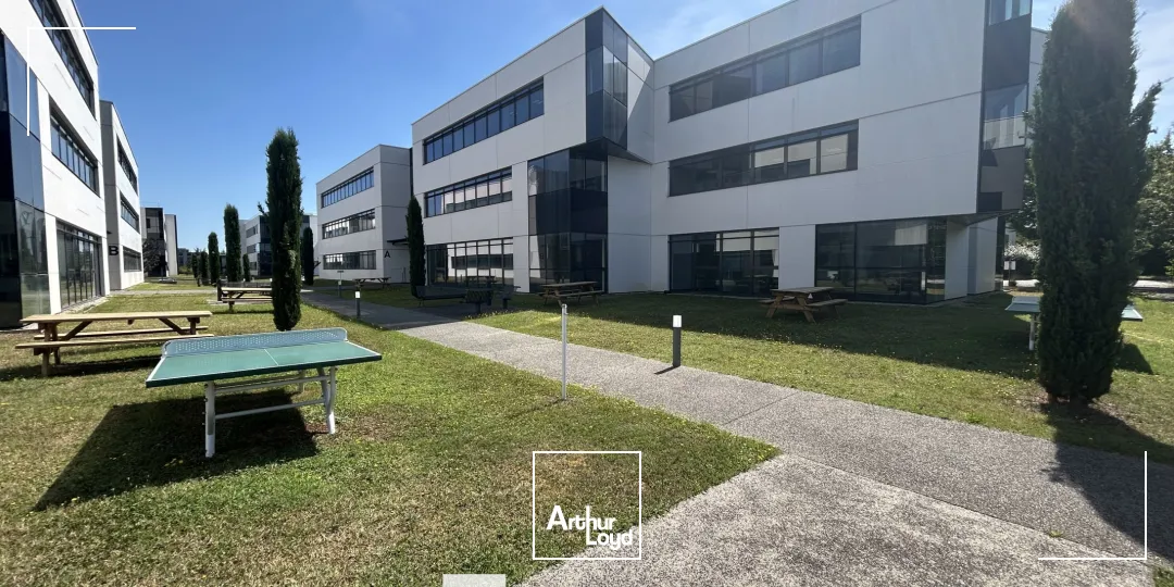 A louer - ALLEES DU PARC - Bureaux dans l'immeuble B - Saint Priest