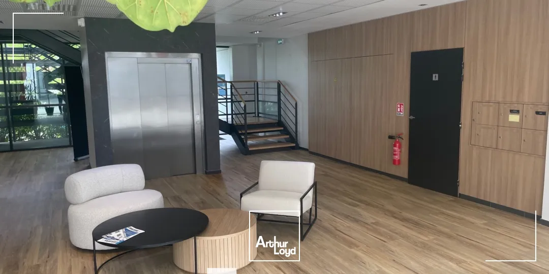 A louer - ALLEES DU PARC - Bureaux dans l'immeuble B - Saint Priest