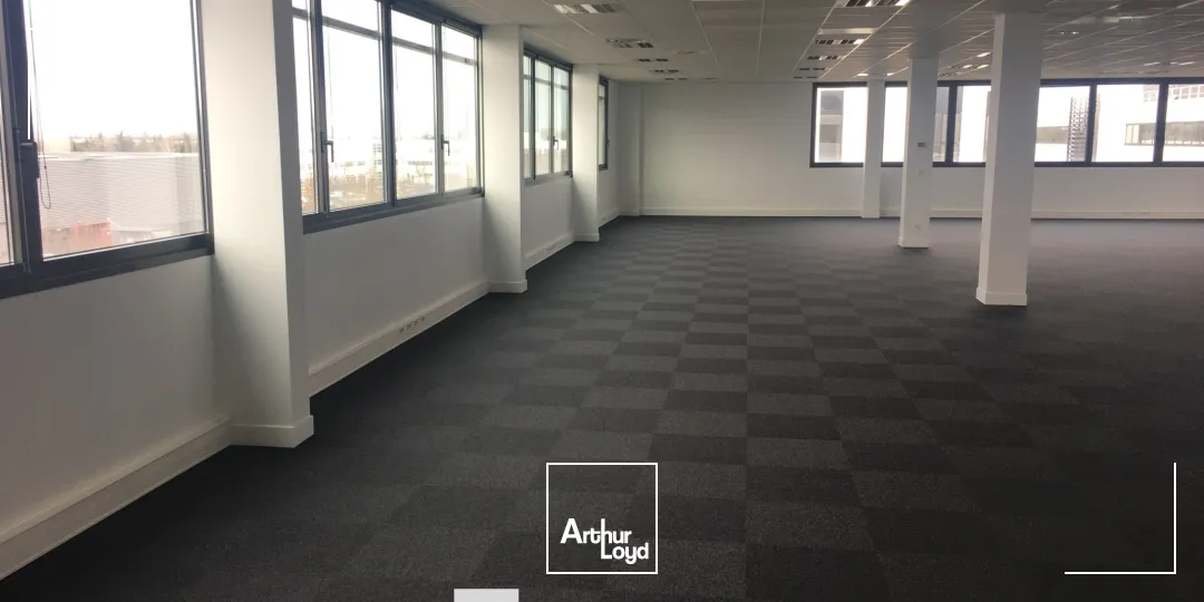 A louer - ALLEES DU PARC - Bureaux dans l'immeuble B - Saint Priest