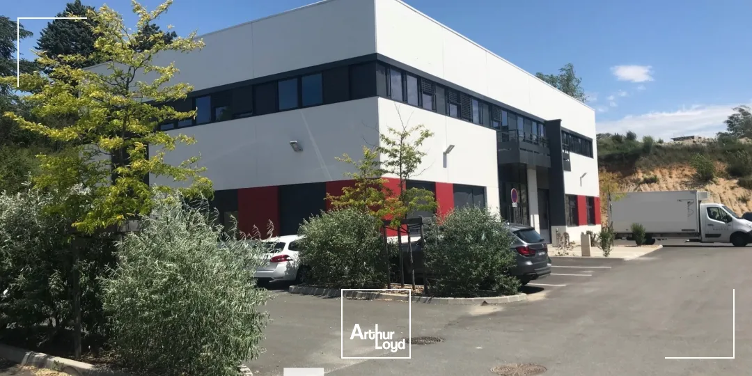 A louer - VEELAGE DE DARDILLY - Bureaux et locaux d'activités - Dardilly