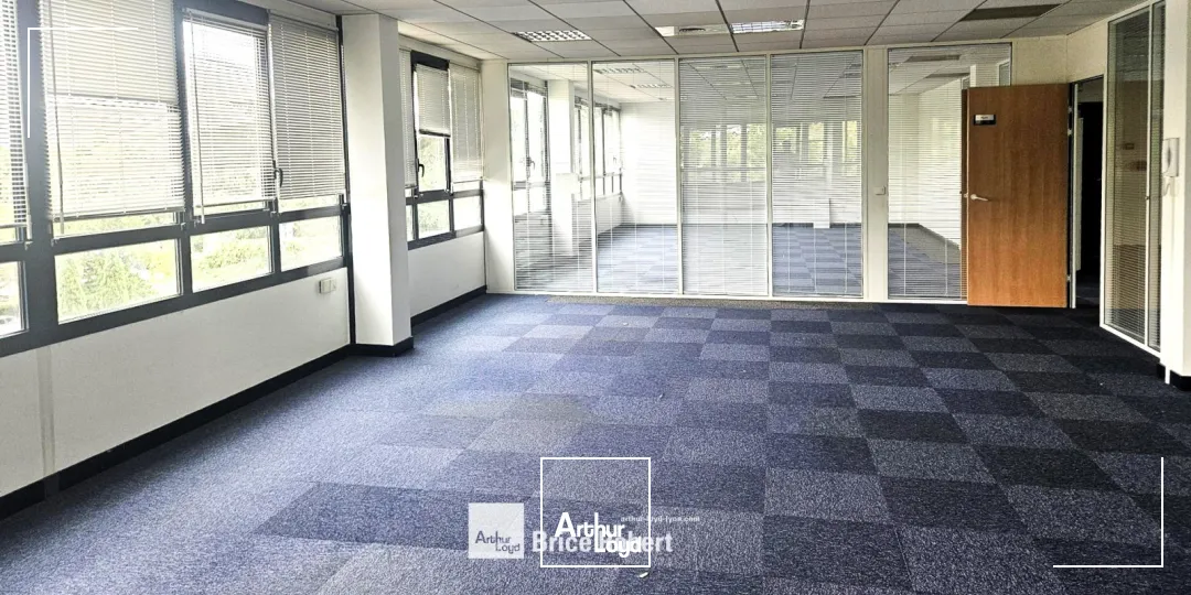 A louer - ROND POINT D'ECULLY - Bureaux ace plateau aménagéable - Ecully 