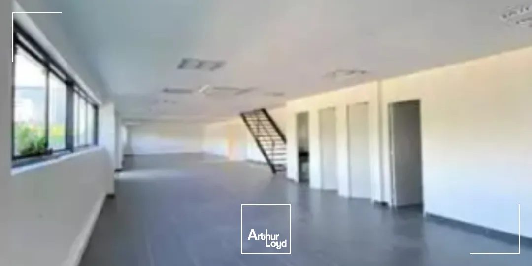 Bâtiment d'activité au coeur de la zone Vénissieux / Corbas