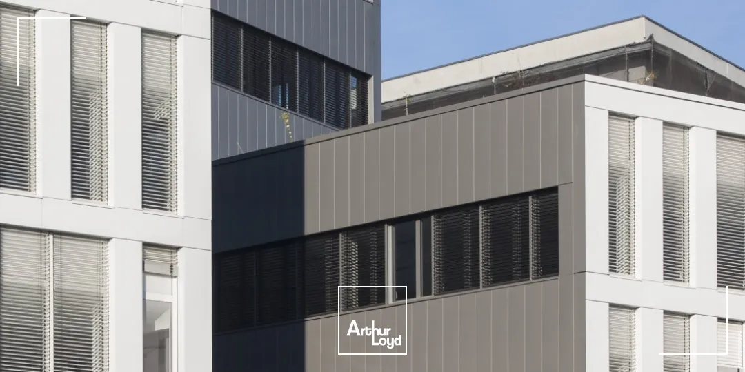 A louer - KBIS - Bureaux neufs au sein du quartier Carré de Soie - Vaulx en Velin 