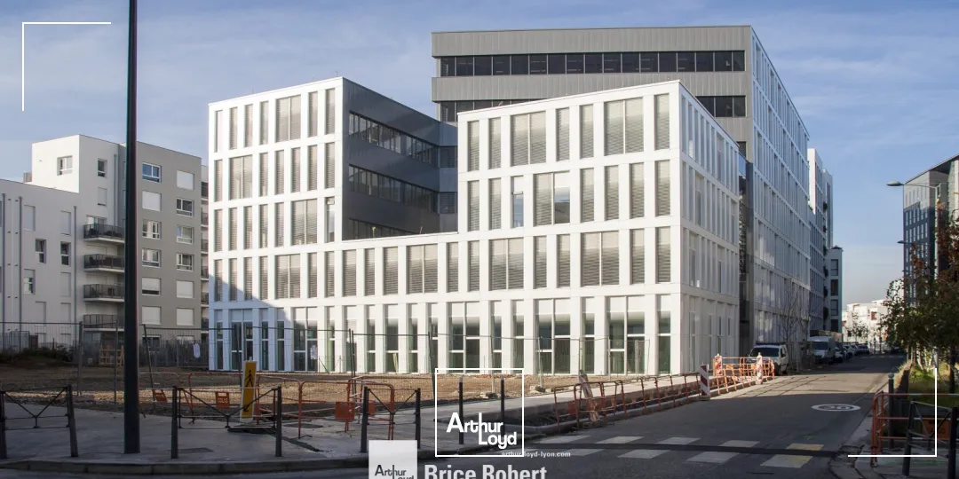 A louer - KBIS - Bureaux neufs au sein du quartier Carré de Soie - Vaulx en Velin 