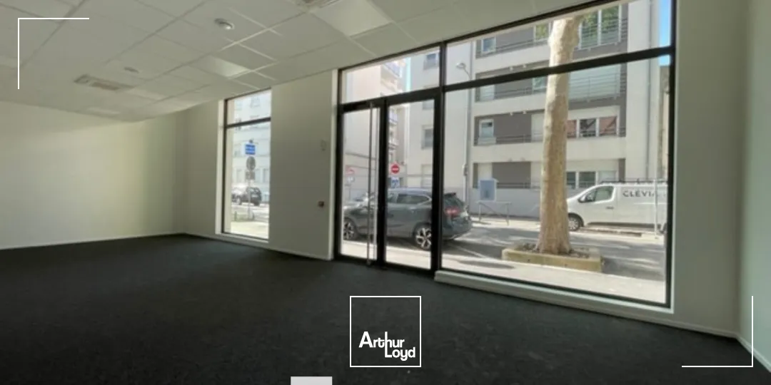 A louer - Locaux mixtes à partir de 357 m² situés à l'ange d'une avenue passante - Proche Part-Dieu
