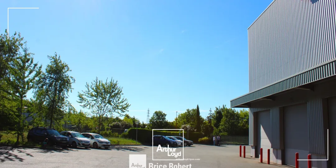 A acheter et à louer - 2 cellules industriels industrielles indépendants - à Lozanne 