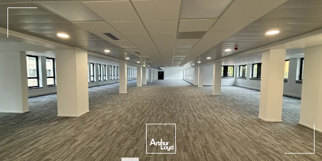 A louer - LE PATIO - Bureaux en entrée de ville dans le quartier du Parc de la Tête d'Or , - Villeurbanne