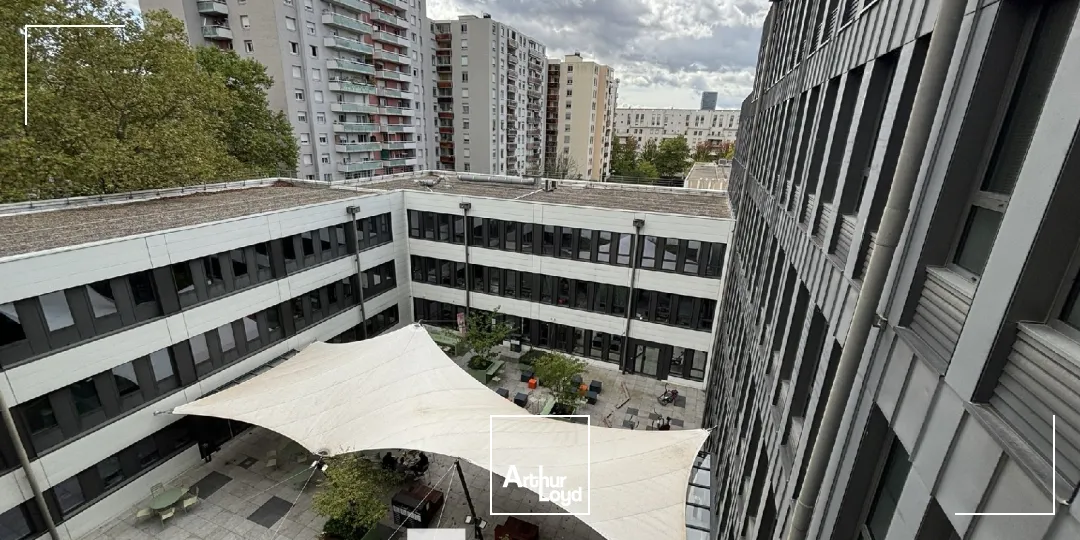 A louer - LE PATIO - Bureaux en entrée de ville dans le quartier du Parc de la Tête d'Or , - Villeurbanne
