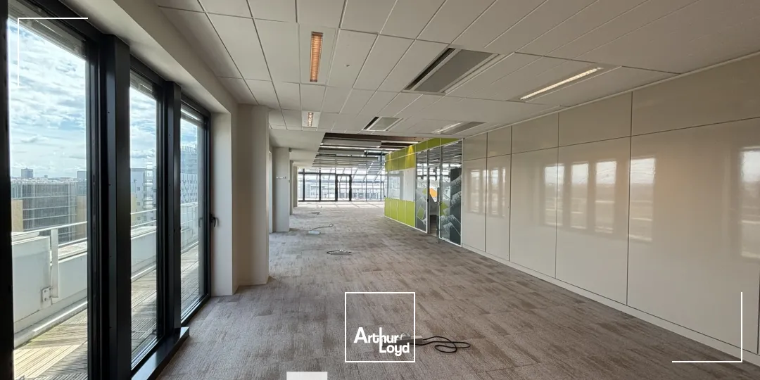 A louer - LE TERRALTA - Bureaux lumineux ERP 5ème catégorie - Lyon 3ème Part-Dieu