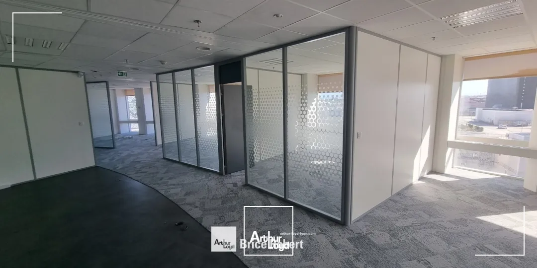 A louer - TOUR PART DIEU - Bureaux dans l'immeuble emblématique de la 