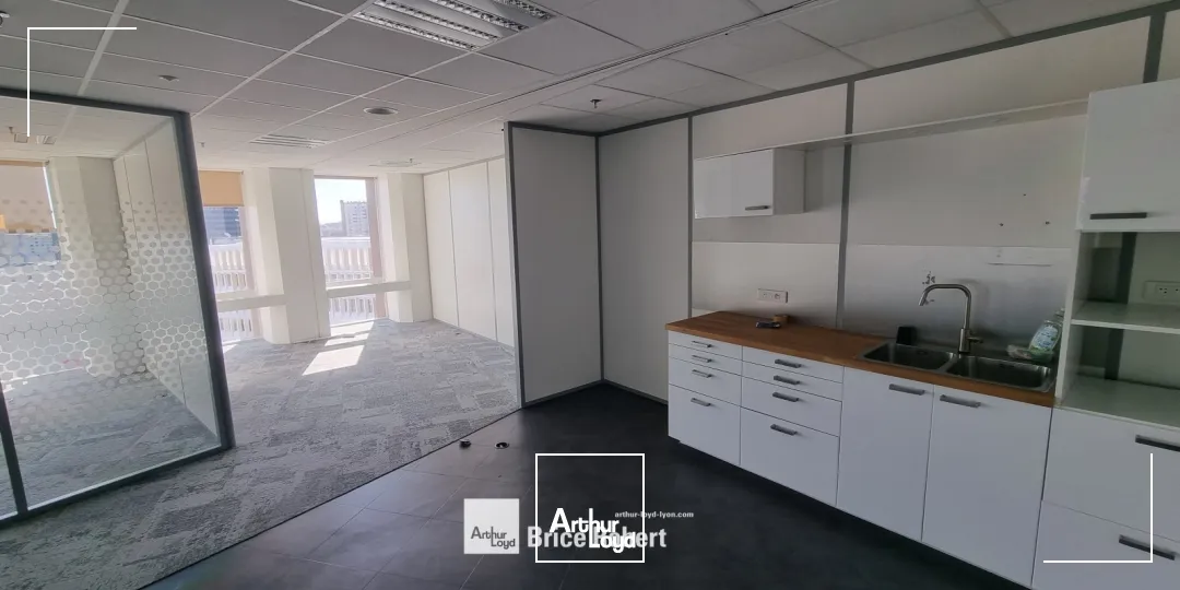 A louer - TOUR PART DIEU - Bureaux dans l'immeuble emblématique de la 