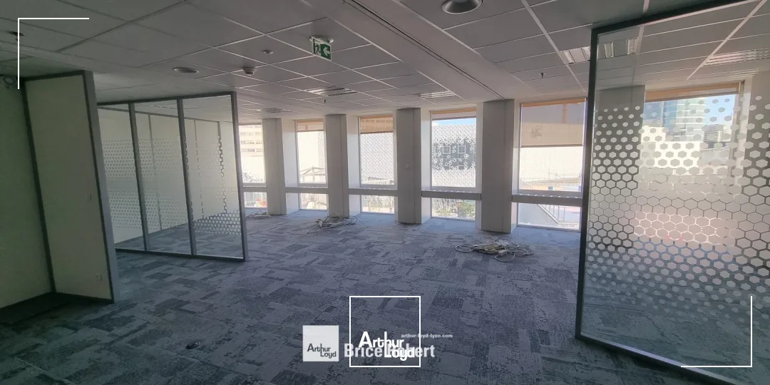 A louer - TOUR PART DIEU - Bureaux dans l'immeuble emblématique de la 