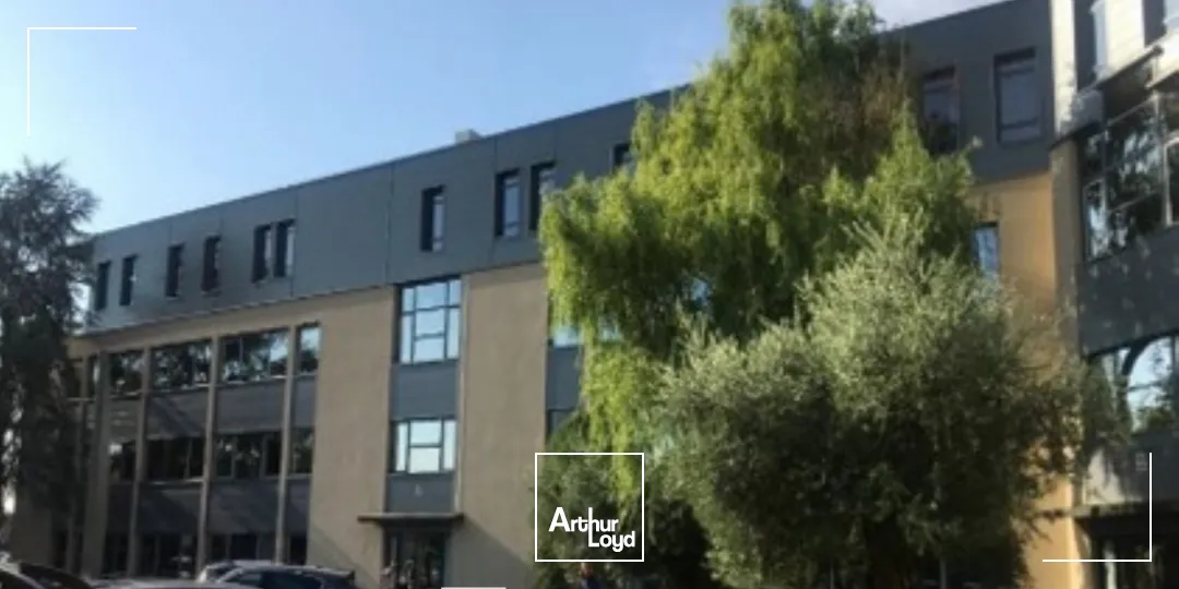 A louer - EQUALIS - Bureaux avec environnement paysagé - Ecully 