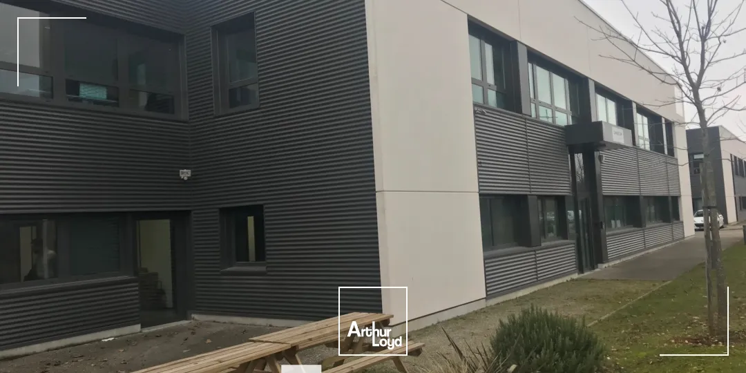 Locaux d'activités à la Location - Mi Plaine - Locaux mixte - Saint Priest