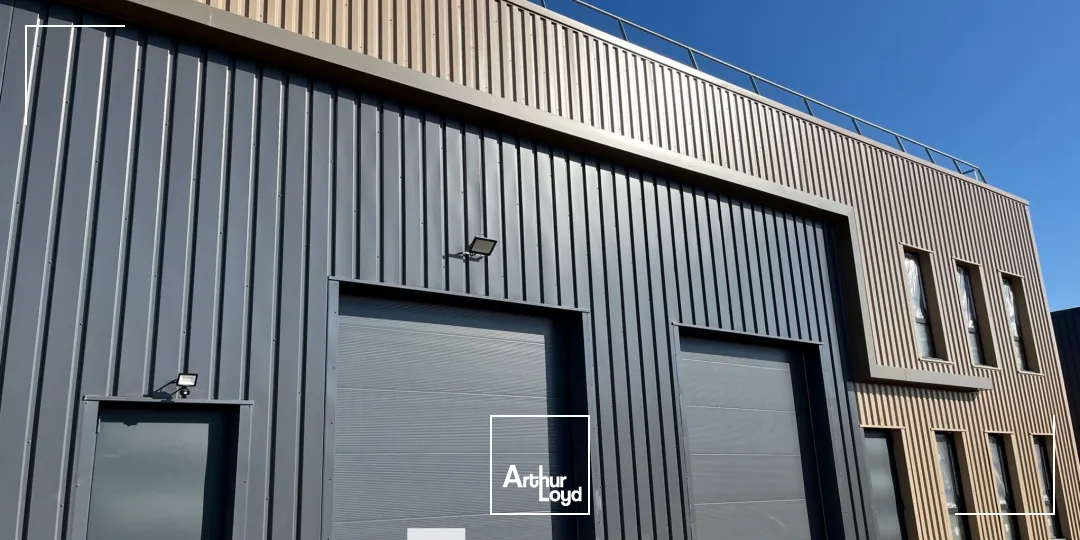 Local d'activités neuf - à la location - Genay