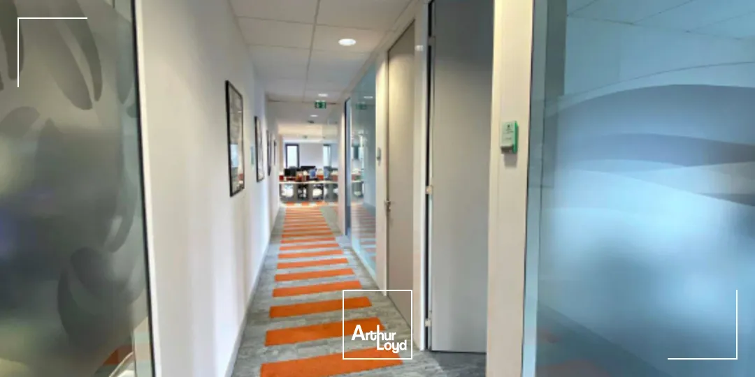 A louer - LES HETRES LA LIMEE - Bureaux dans immeuble indépendant - Limonest