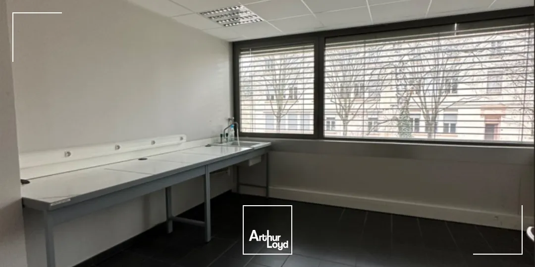 A vendre - Bureaux dans un immeuble indépendant - Caluire et Cuire