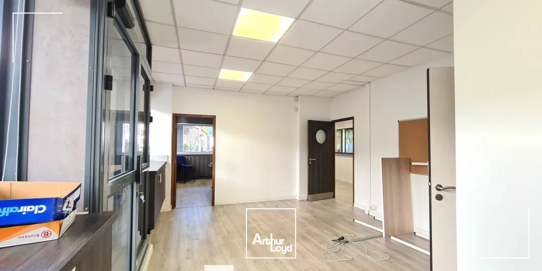 A vendre - LA VILLARDIERE - Bureaux en rez-de-chaussée - Lyon 3ème Part- Dieu