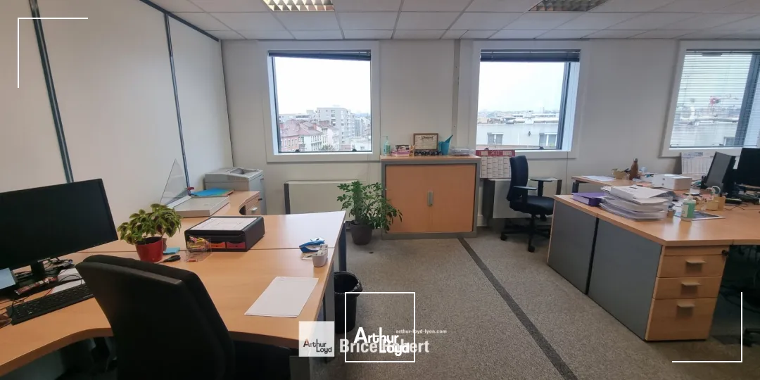 A louer - LE QUARTZ - Bureaux dans un immeuble tertiaire - Villeurbanne 