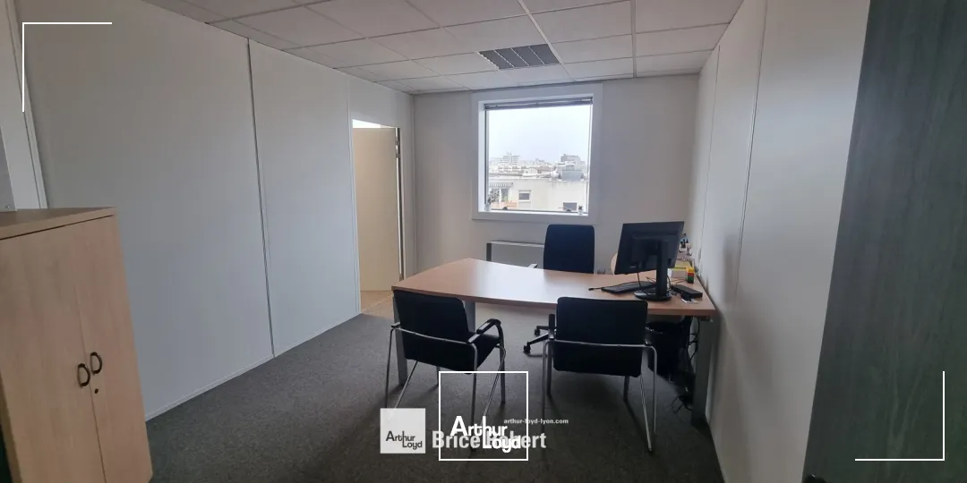 A louer - LE QUARTZ - Bureaux dans un immeuble tertiaire - Villeurbanne 