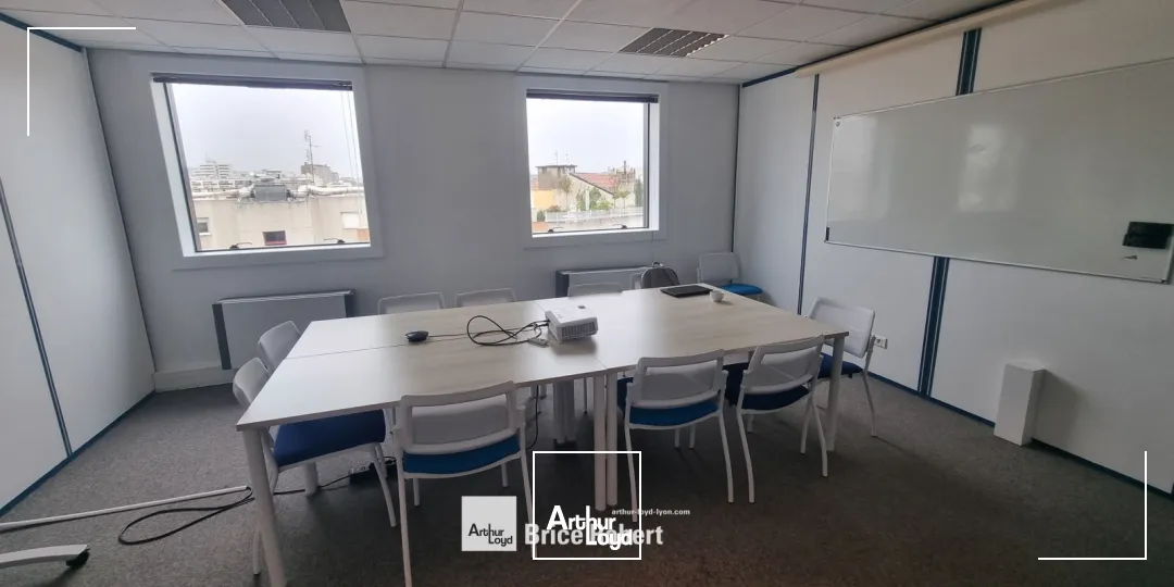 A louer - LE QUARTZ - Bureaux dans un immeuble tertiaire - Villeurbanne 