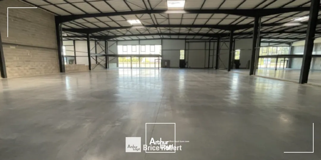 A LOUER - Bâtiment d'activités - AMBERIEUX