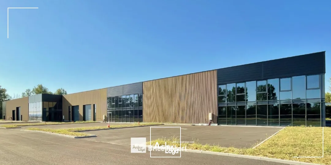 A LOUER - Bâtiment d'activités - AMBERIEUX