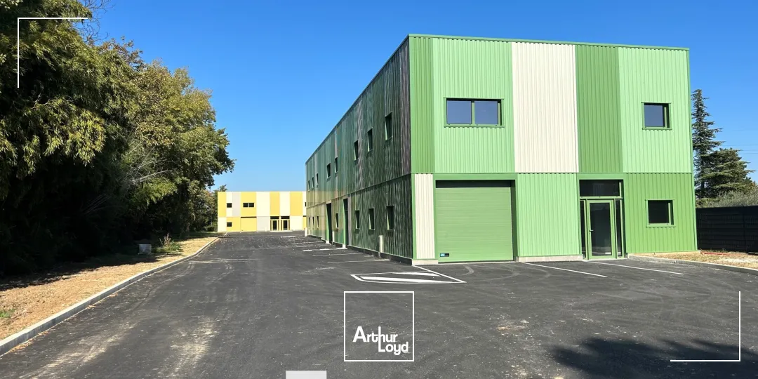 A VENDRE - Cellules d'activités - SAINT-GENIS LAVAL