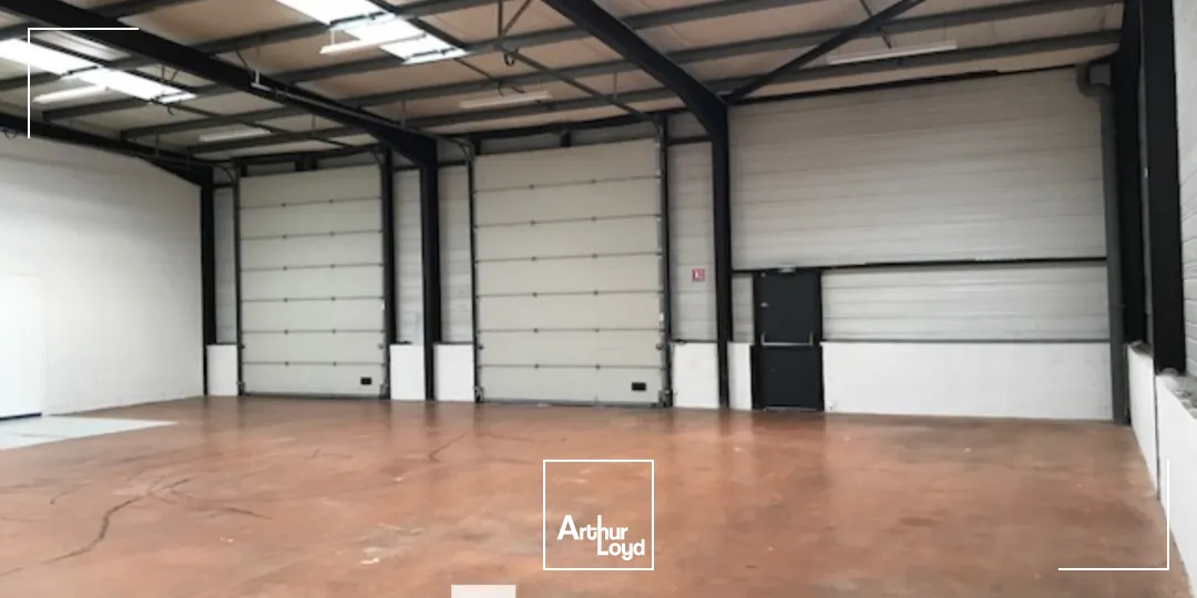 Local d'activités situé à Vaulx en Velin et disponible à la location.