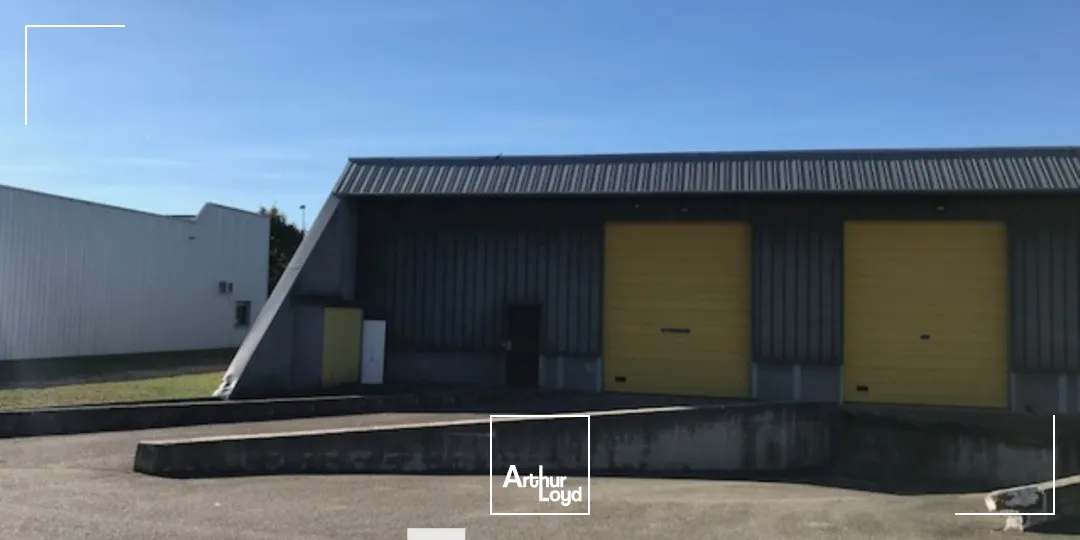 Local d'activités situé à Vaulx en Velin et disponible à la location.